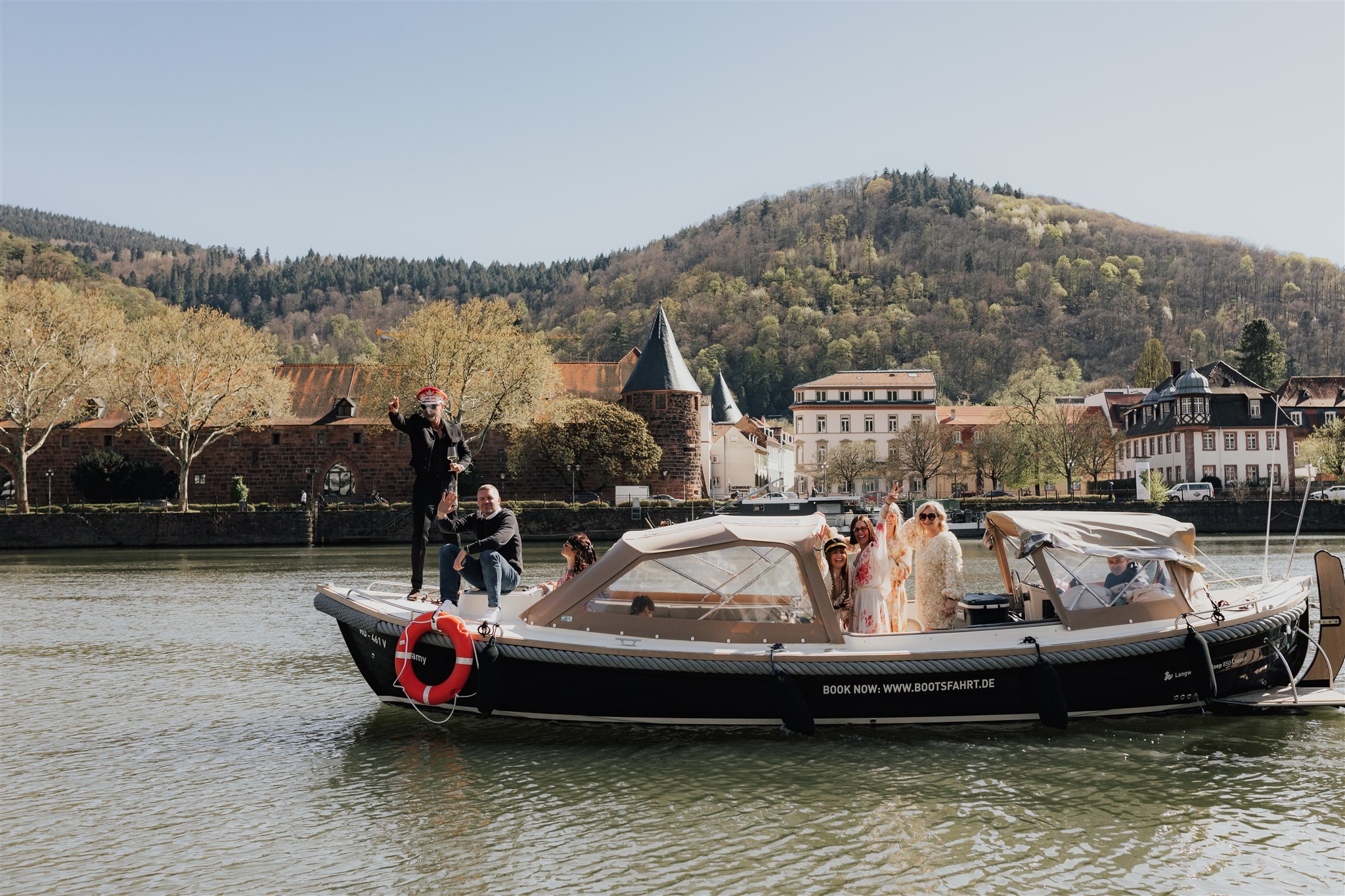 Von Lennox Unsere Boote sind der ideale Ort für einen Betriebsausflug oder ein Firmenevent in Heidelberg.
