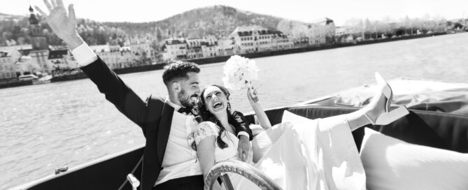 Unsere Privatboote sind der ideale Ort für dein Hochzeitsfotoshooting, und auf der Hochzeitsmesse Hockenheim vertreten.