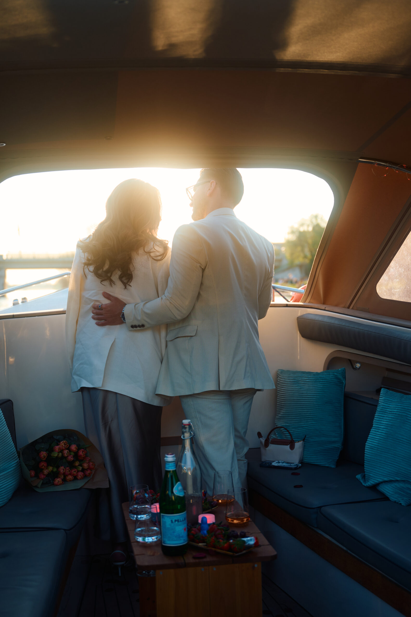 Unsere Empfehlung nach einem schönen Valentinstag 2025 ist eine Bootsfahrt auf dem Neckar.