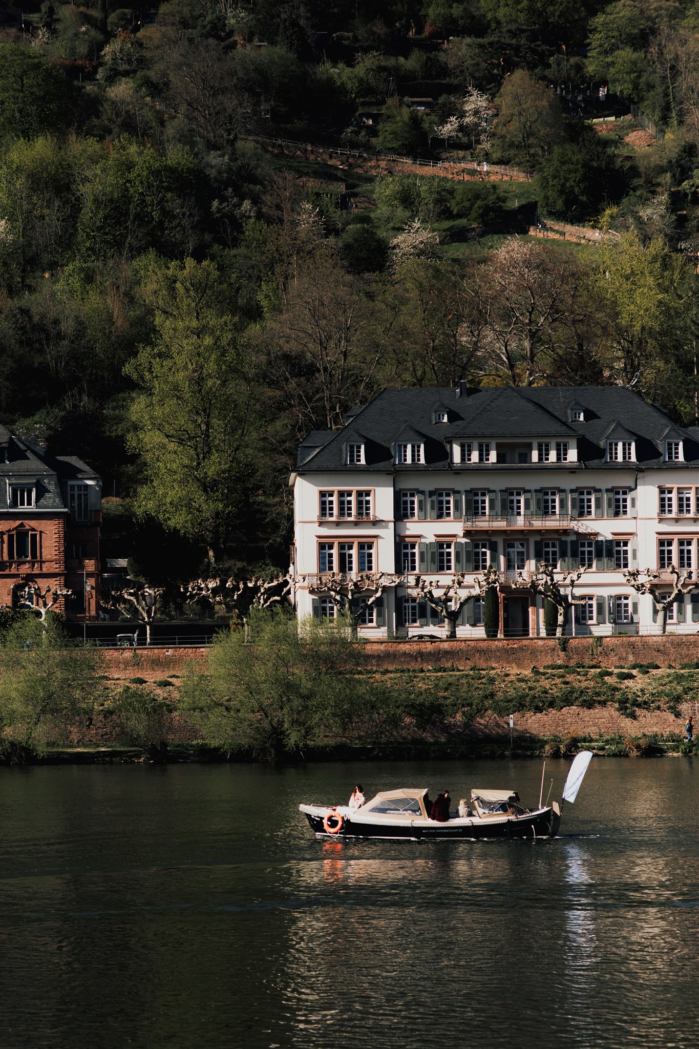 Heidelberg mit dem Kongresszentrum und dem Neckar mit exklusiven Bootstouren als Rahmenprogramm ist die ideale Location für MICE.