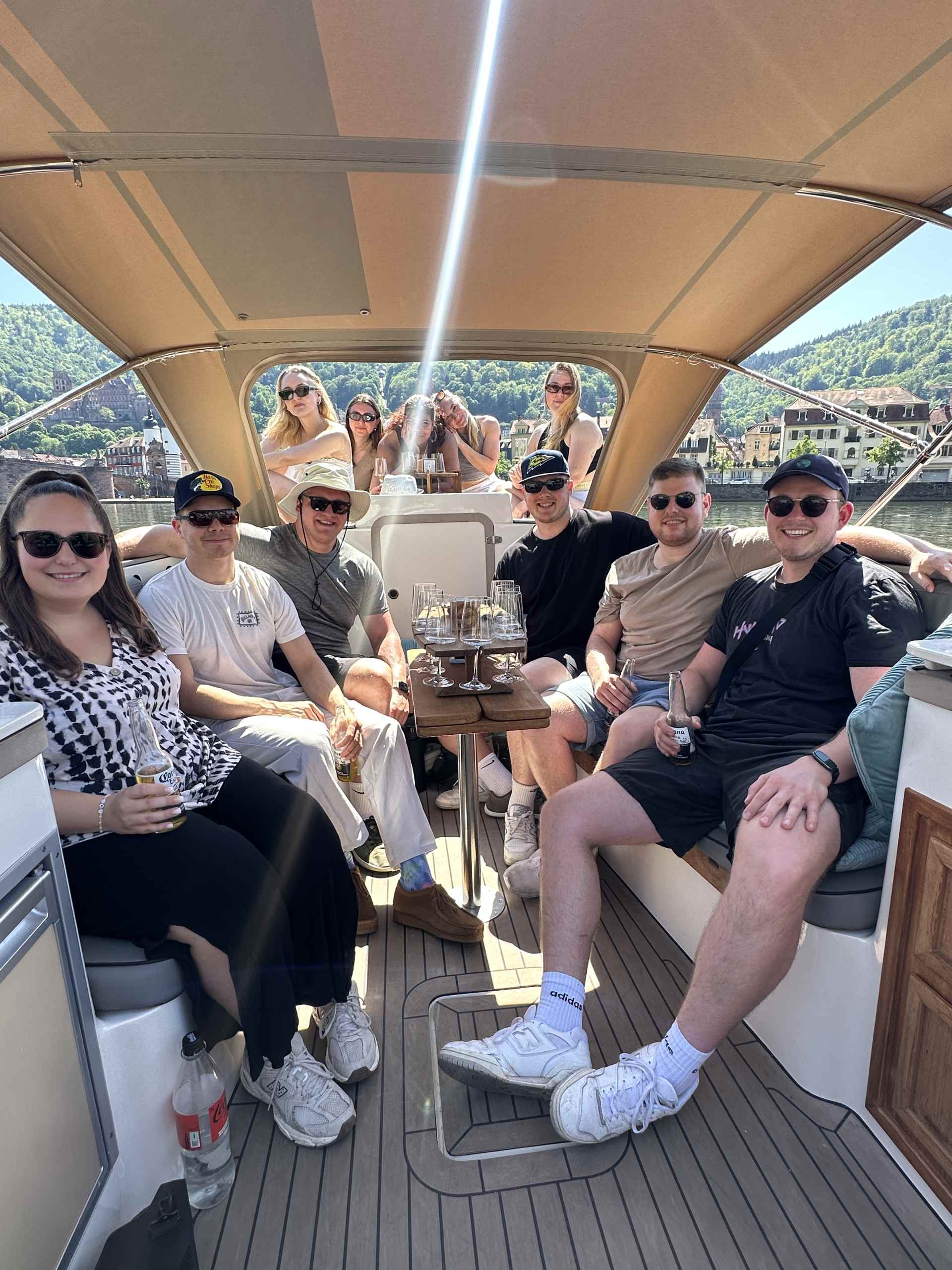 Geburtstag+Party – normale Fahrt – Einzeltickets Ab sofort bieten wir eine Einzelticket Bootsfahrt an.