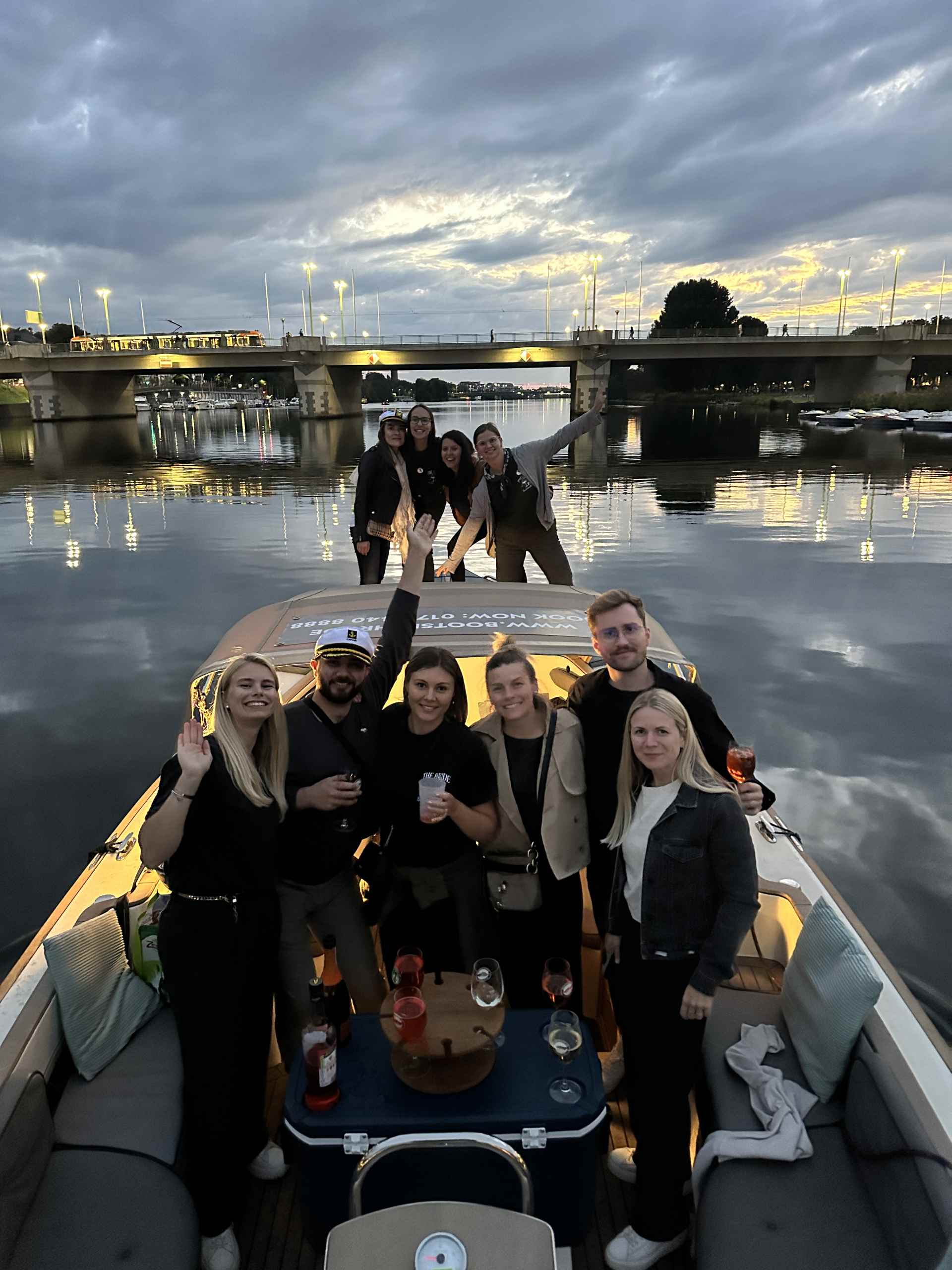 Unsere Boote sind der perfekte Ausgangspunkt für eine Partynacht auch trotz Sperrstunde Heidelberg