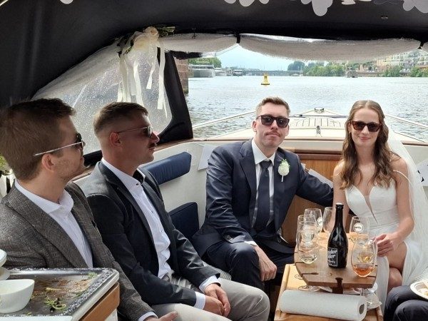 Ein privates Boot exklusiv für eure Hochzeitsgesellschaft