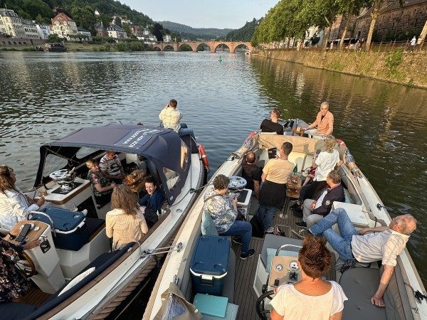 Euer Offsite-Event: Zwei oder drei Boote, ein Team!